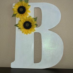 Room decor, letter B
